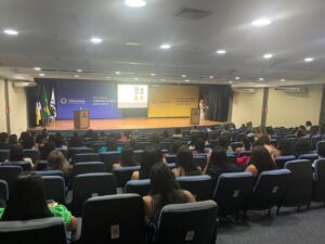Palestra OUtubro Dr Elisabete APraxia De Fala Na Infancia1 2023 1 300x225
